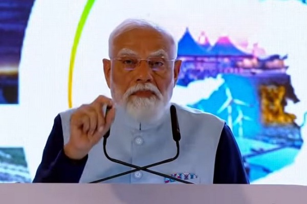 पीएम मोदी ने वाइब्रेंट गुजरात रीजनल कॉन्फ्रेंस का किया उद्घाटन, बोले – यह समिट ग्लोबल ग्रोथ का बड़ा उदाहरण