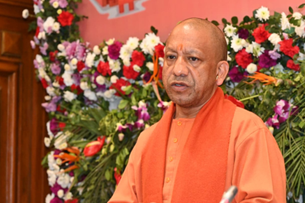 अब ‘उपद्रव से उत्सव’ की ओर उत्तर प्रदेश… मुख्यमंत्री योगी ने प्रदेशवासियों को लिखा पत्र