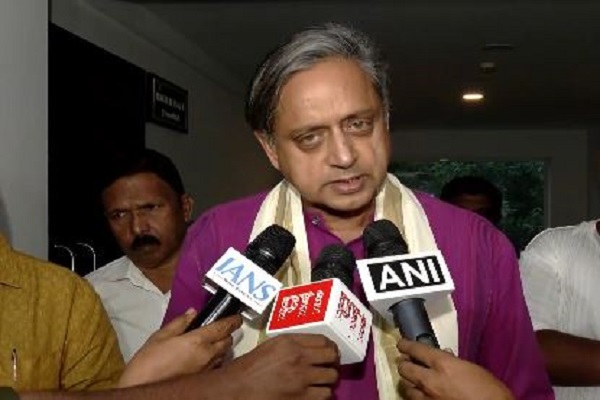 बांग्लादेशी क्रिकेटर मुस्तफिजुर रहमान को IPL से निकालने पर भड़के शशि थरूर, BCCI के फैसले की कड़ी आलोचना की