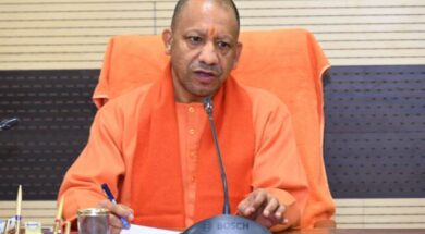 सीएम योगी की वाराणसी में समीक्षा बैठक