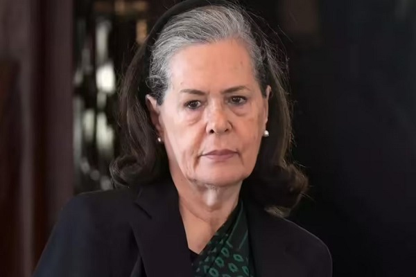 सोनिया गांधी अस्वस्थ, सांस लेने में तकलीफ के बाद सर गंगा राम अस्पताल में भर्ती