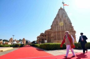 सोमनाथ मंदिर में पीएम मोदी