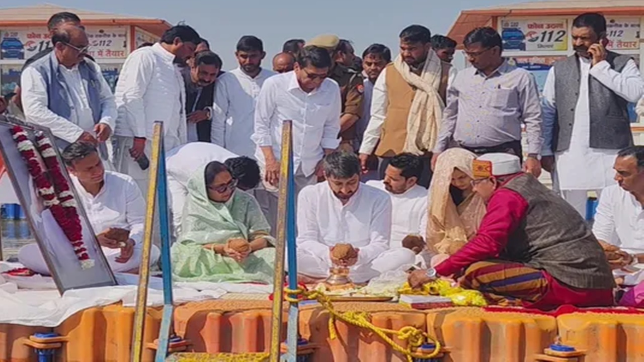 डिप्टी सीएम अजित पवार की अस्थियां प्रयागराज संगम में विसर्जित, परिवार के सदस्य हुए भावुक