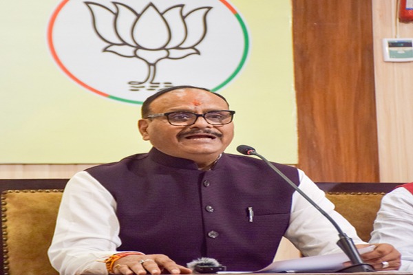 ब्रजेश पाठक का राहुल गांधी पर निशाना, बोले- मुहब्बत की दुकान में मिल रहा नफरत, अराजकता, दंगा और भारत विरोधी सामान