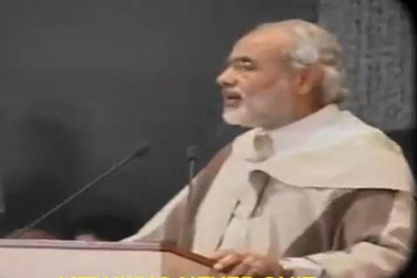 ‘मोदी आर्काइव’ ने साझा किया पीएम मोदी का 2006 का प्रेरक वीडियो, युवाओं को दी हार न मानने की सीख
