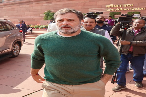 देशव्यापी हड़ताल पर राहुल गांधी बोले- मजदूरों और किसानों के संघर्ष के साथ मजबूती से खड़ा हूं