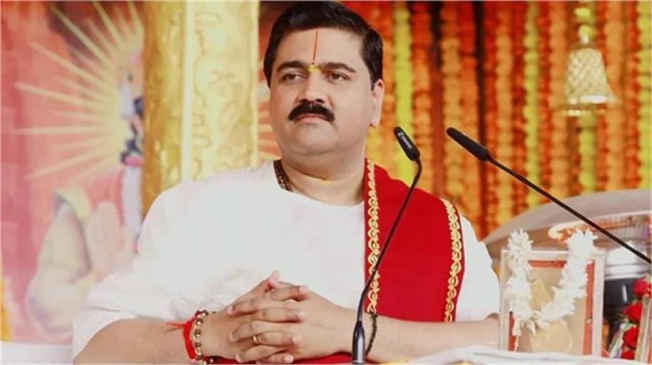 किसने मां का दूध पिया है, गोली मार कर दिखाओ, गोरखपुर की कथा जानिए क्यों भड़के राजन जी महाराज