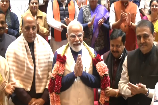 NDA संसदीय दल की बैठक : व्यापार समझौतों की श्रृंखला के लिए सांसदों ने पीएम मोदी को दी बधाई