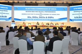 असम में चुनाव आयोग की बैठक