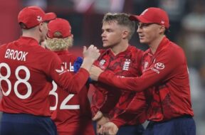 इंग्लैंड की कठिन जीत