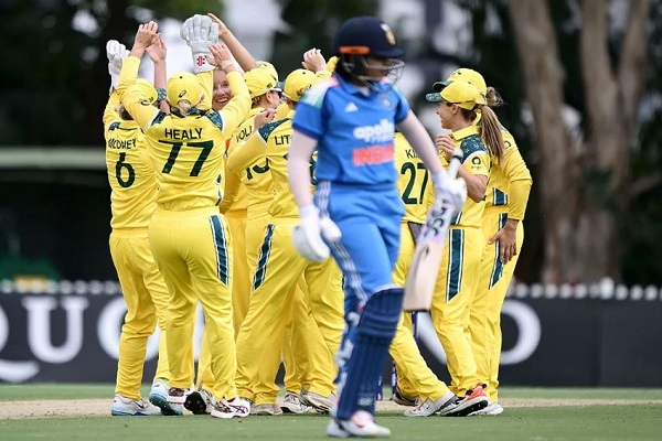 महिला एक दिनी सीरीज : मंधाना व हरमनप्रीत के अर्धशतकीय प्रयास बेकार, ऑस्ट्रेलिया की पहले मैच में भारत पर आसान जीत