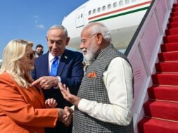 तेल अवीव में पीएम मोदी का भव्य स्वागत1