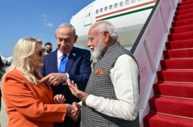 तेल अवीव में पीएम मोदी का भव्य स्वागत1