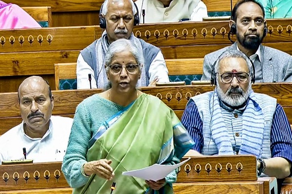 वित्त मंत्री निर्मला सीतारमण ने बजट पर चर्चा का जबाव देने के साथ कांग्रेस पर किया तीखा हमला