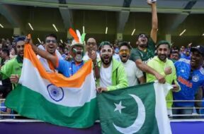 भारत व पाक के प्रशंसक