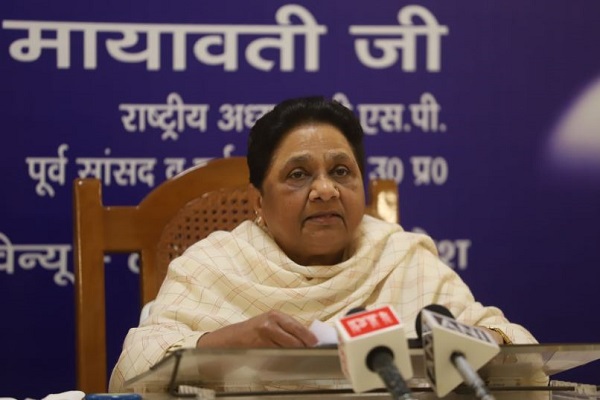 मायावती का एलान- यूपी में अकेले चुनाव लड़ेगी बसपा, गठबंधन की चर्चाएं भ्रामक व निराधार