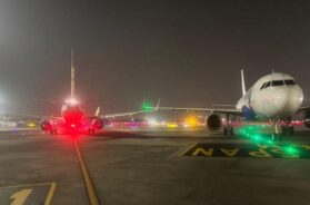 मुंबई एयरपोर्ट पर टला हादसा