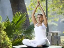 योगा हेल्थ ट्रेनर