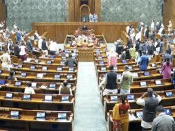 लोकसभा से आठ सांसद निलंबित