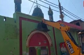 संभल में मदरसे पर बुलडोजर एक्शन