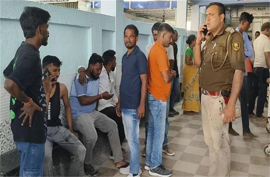 बिहार में सेप्टिक टैंक की सफाई करते समय दम घुटने से एक ही परिवार के 4 लोगों की मौत, इलाके में पसरा मातम