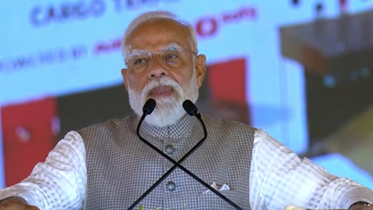 प्रधानमंत्री मोदी का विपक्ष पर तीखा हमला, कहा- सपाइयों ने नोएडा को बनाया था अपनी लूट का ATM