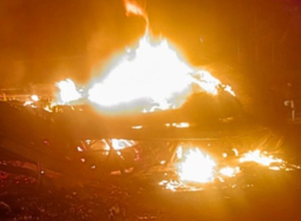 आंध्र प्रदेश में भीषण हादसा : ट्रक की टक्कर से बस में लगी आग, 14 यात्री जिंदा जले, सीएम नायडू ने दिए जांच के आदेश