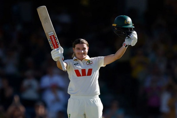 पर्थ टेस्ट : सदरलैंड के हरफनमौला खेल से भारतीय महिलाएं बड़ी पराजय की कगार पर, दूसरी पारी में गिरे छह विकेट