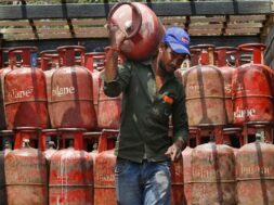 एलपीजी का पर्याप्त स्टॉक