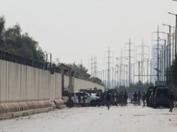 कराची में अमेरिकी दूतावास के बाहर प्रदर्शन