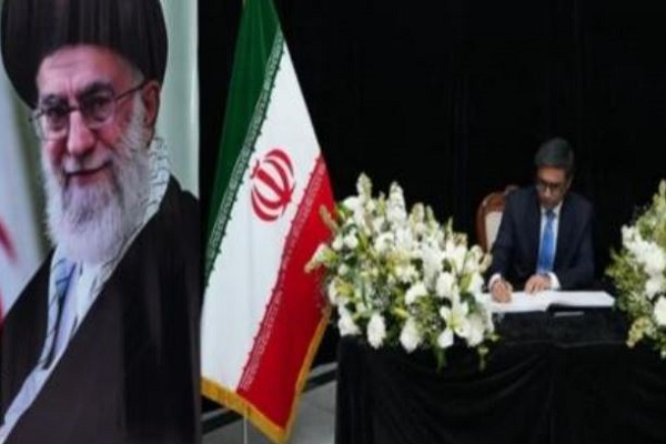 खामेनेई की मौत के 6 दिनों बाद भारत ने जताई संवेदना, विक्रम मिस्री ने ईरानी दूतावास में शोक रजिस्टर पर किए हस्ताक्षर