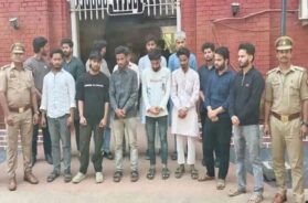 गंगा में इफ्तार पार्टी पर 14 गिरफ्तार