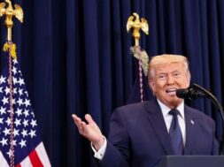 डोनाल्ड ट्रंप