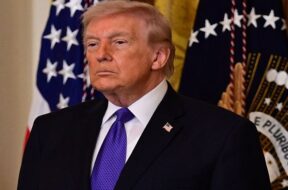 डोनाल्ड ट्रंप