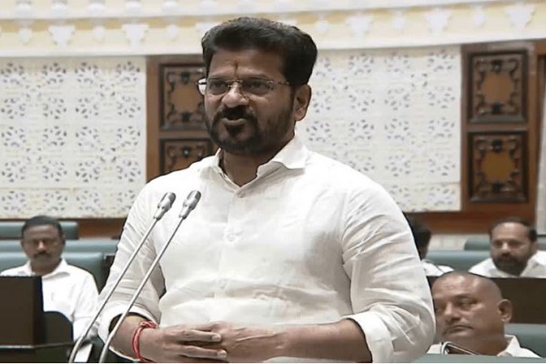 तेलंगाना विधानसभा ने अनूठे बिल को दी मंजूरी : माता-पिता की अनदेखी करने वाले कर्मचारियों की सैलरी 15% कटेगी