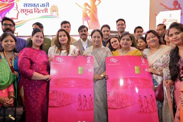 दिल्ली सरकार ने महिलाओं-ट्रांसजेंडर्स के लिए लॉन्च किया ‘पिंक सहेली कार्ड’, बसों में मुफ्त सफर के साथ अन्य सुविधाएं