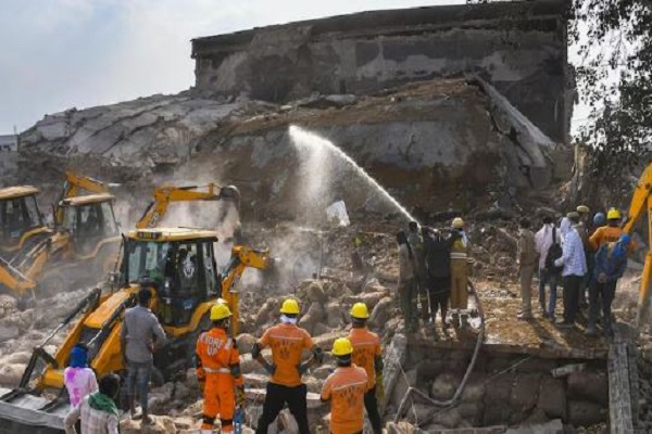 यूपी : प्रयागराज में कोल्ड स्टोरेज ढहा, अमोनिया गैस के रिसाव से 4 मजदूरों की मौत, 9 अन्य घायल