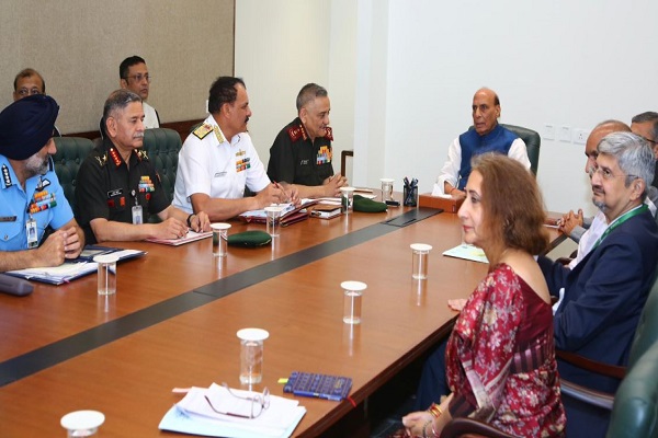 पश्चिम एशिया में संघर्ष के बीच रक्षा मंत्री राजनाथ सिंह की उच्चस्तरीय बैठक, तैयारियों को और मजबूत करने पर जोर
