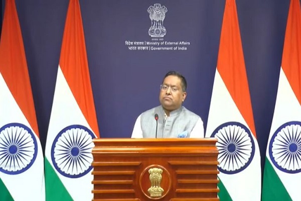 MEA प्रवक्ता रणधीर जायसवाल ने दी जानकारी – ईरान में 9000 भारतीय, एडवाइजरी के बाद कई स्वदेश लौटे