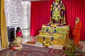 राम मंदिर में दर्शन करतीं राष्ट्रपति मुर्मु