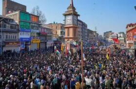 श्रीनगर लाल चौक पर प्रदर्शन