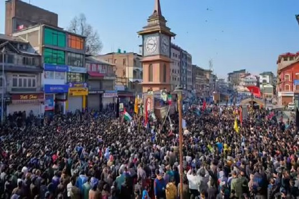 खामेनेई की मौत का भारत में भी विरोध : श्रीनगर से लेकर लखनऊ तक शिया समुदाय का सड़कों पर प्रदर्शन