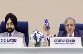 संधू और सीईसी ज्ञानेश कुमार