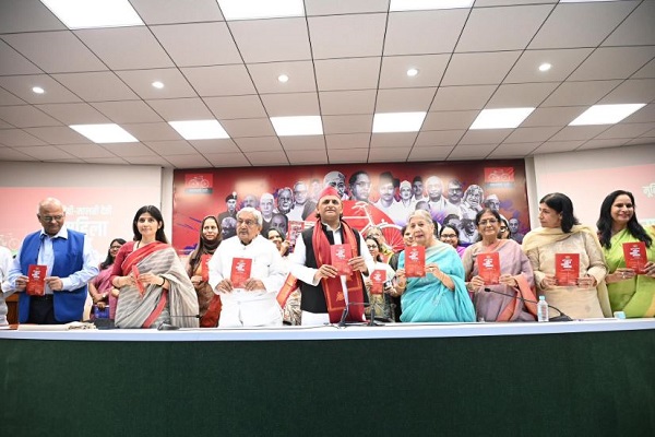 अखिलेश की घोषणा- हमारी सरकार आई तो शुरू करेंगे रानी लक्ष्मी बाई योजना, महिलाओं को मिलेंगे वार्षिक ₹40 हजार