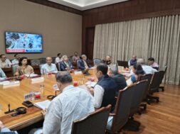 सर्वदलीय बैठक