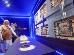 साणंद में पीएम मोदी