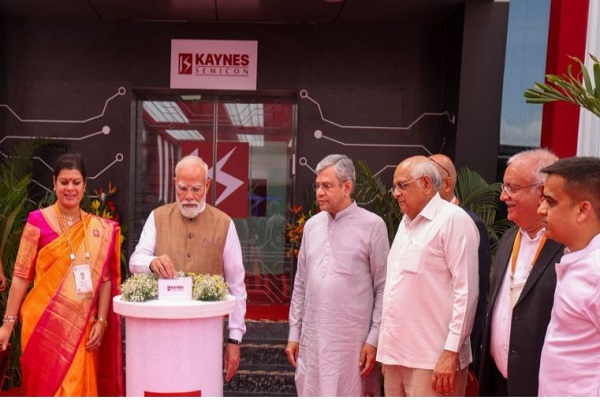 गुजरात : पीएम मोदी ने साणंद में सेमीकंडक्टर ओएसएटी सुविधा का किया उद्घाटन