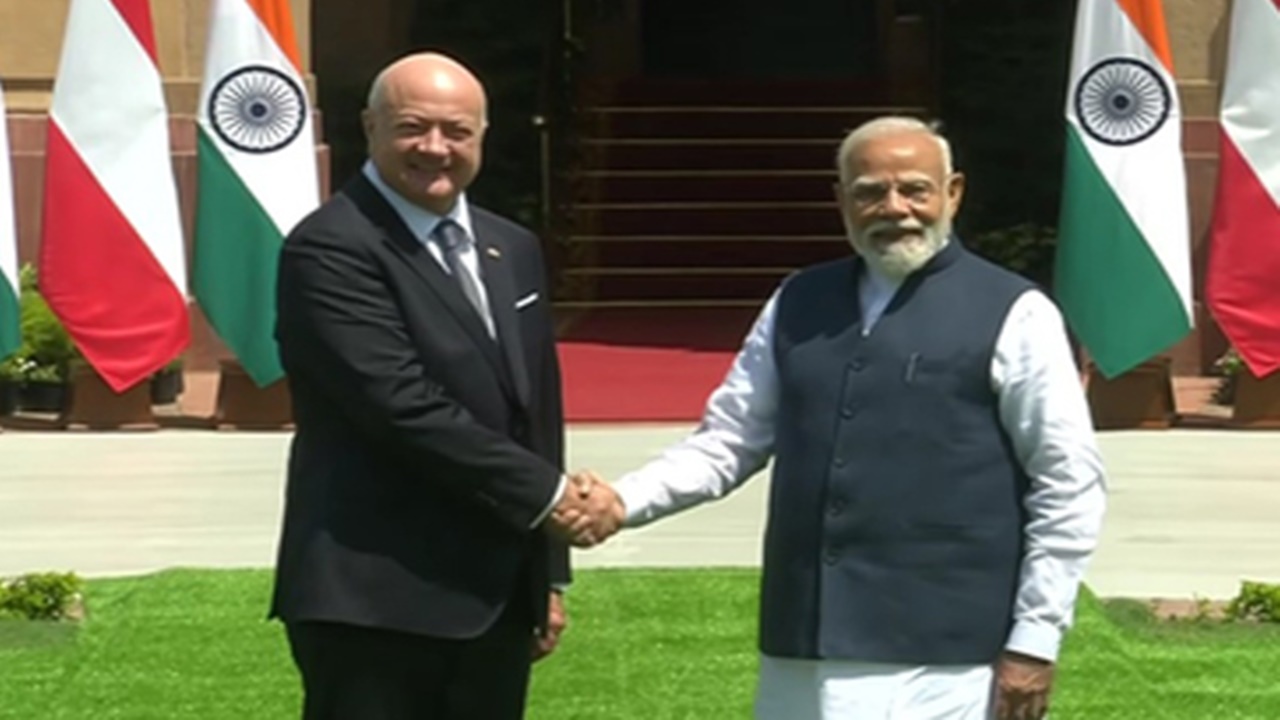 पीएम मोदी ने की ऑस्ट्रियाई चांसलर से बात : व्यापार, निवेश और ग्रीन टेक्नोलॉजी पर सहयोग बढ़ाने पर फोकस
