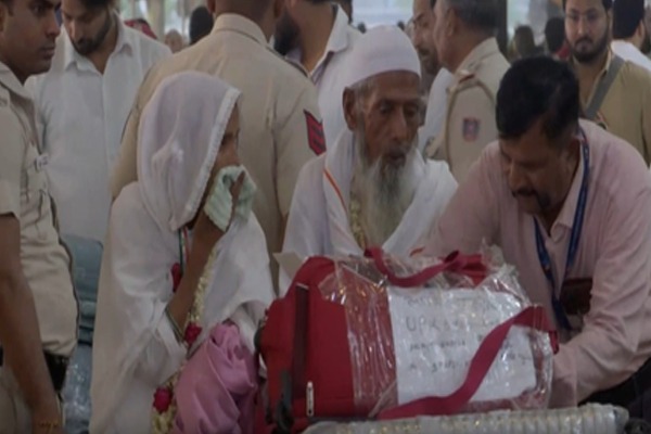 भारत से इस वर्ष 1.75 लाख से अधिक लोग करेंगे हज, दिल्ली एयरपोर्ट से आज पहली फ्लाइट रवाना