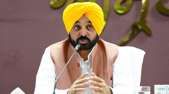 पंजाब के विकास के लिए मुख्यमंत्री मान ने नीदरलैंड में तलाशीं साझेदारी की संभावनाएं, हॉकी खिलाड़ी फ्लोरिस जान बोवेलैंडर से मुलाकात